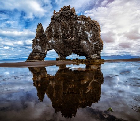 Hvitserkur Monolith auf Island