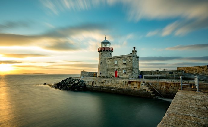 Leuchtturm in Fischerdorf Howth